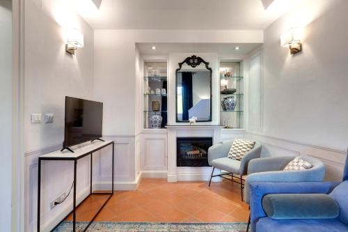 Del Guanto Apartment by Mamo Florence
