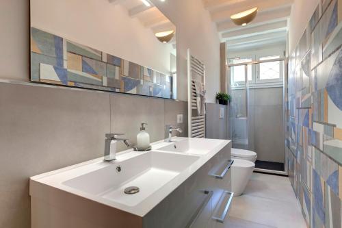 Del Guanto Apartment by Mamo Florence