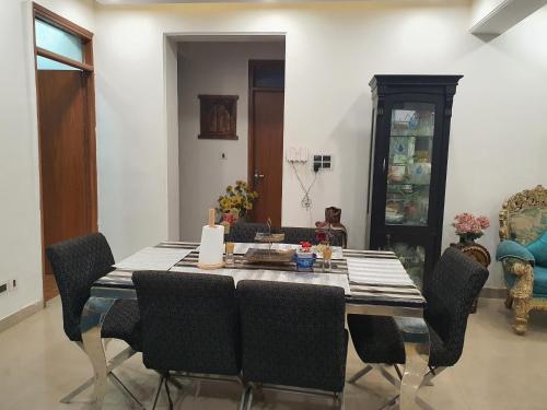 Ruang duduk di Lilac room,