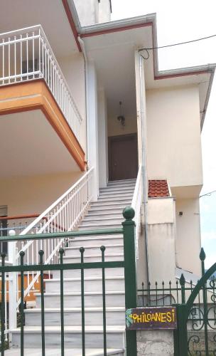 Μπαλκόνι ή βεράντα στο Philoanesi