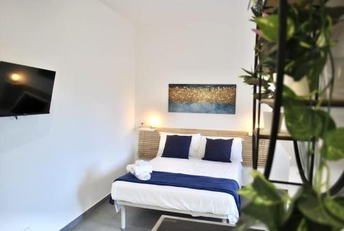 White Mary House for two people