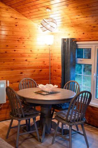 Φωτογραφία από το άλμπουμ του Rural Log Cabin in Snowdonia near Coed y Brenin by Seren Short Stays σε Ffestiniog
