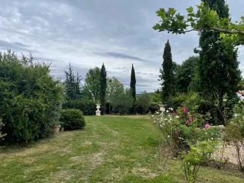 Κήπος έξω από το La Bastide de Guiche Entre Océan et montagnes