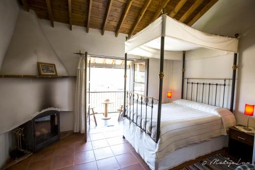 Двох'ярусне ліжко або двоярусні ліжка в номері Ambelikos Traditional Agrohotel