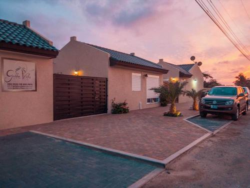 Východ nebo západ slunce při pohledu z apartmánu nebo okolí