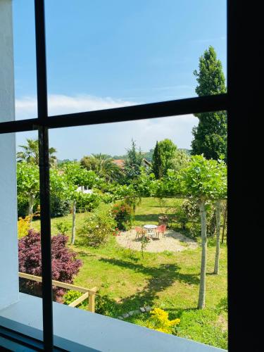Κήπος έξω από το La Bastide de Guiche Entre Océan et montagnes