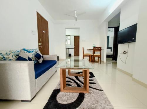 Televisyen dan/atau pusat hiburan di Ornate Service Apartments
