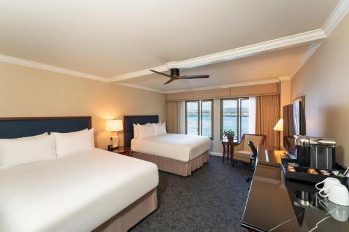 Katil atau katil-katil dalam bilik di Monterey Plaza Hotel & Spa