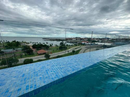 Bazén v ubytování Unlimited Ocean View - The Sands nebo v jeho okolí