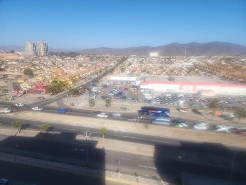 a view of a city with a lot of traffic at Arriendo la herradura in Coquimbo