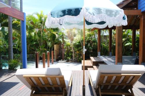 Κήπος έξω από το Tropical Villa in Burleigh