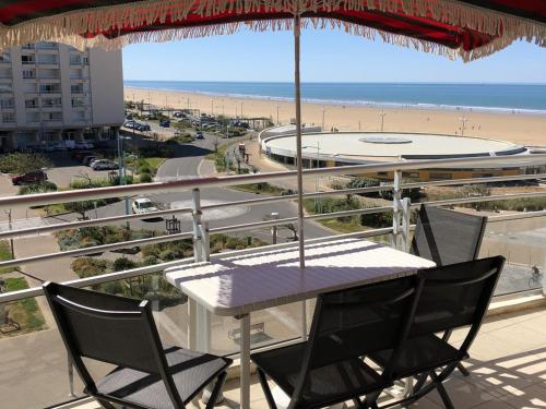 Studio moderne 4 pers, balcon et plage à 50m - FR-1-323-423