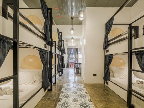 Gallery image of Auberge Petit Hotel in san juan la union