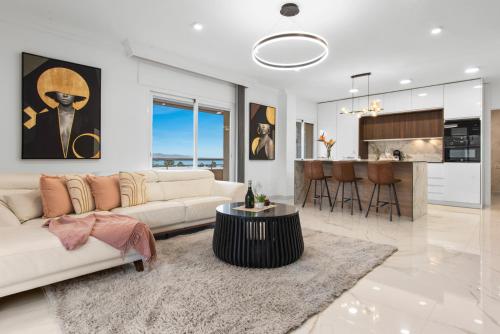 Vistas al mar en el centro de Puerto Banús 3 4H photo 2