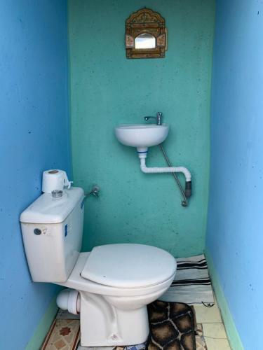 Koupelna v ubytování Lekechdomes la terre des bédouins