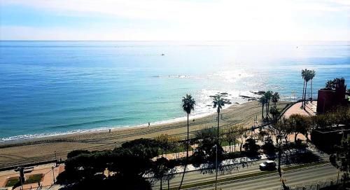 Frontal Sea View Apartment Benalbeach