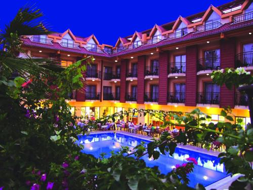Бассейн в ASTORIA PARK HOTEL & Spa ALL INCLUSIVE CONCEPT или поблизости