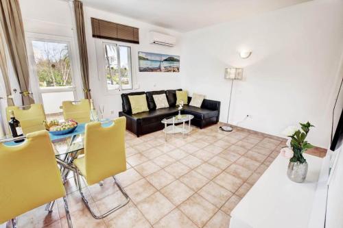 Deluxe Apartment in BenalBeach with Water Park