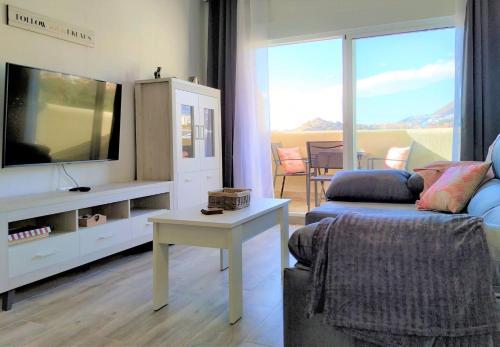 Deluxe Apartment in BenalBeach with Beach Views