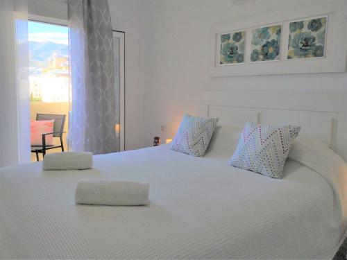 Deluxe Apartment in BenalBeach with Beach Views