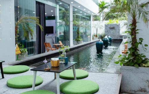 Bazén v ubytování Big Hotel Lào Cai nebo v jeho okolí