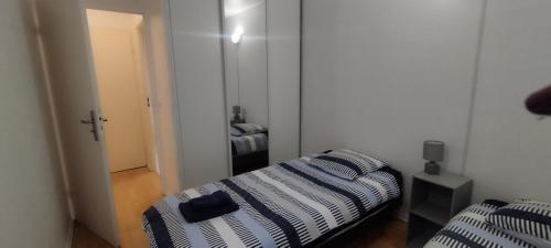 Photo de la galerie de l'établissement Pantin appartement en rez-de-chaussée, à Pantin