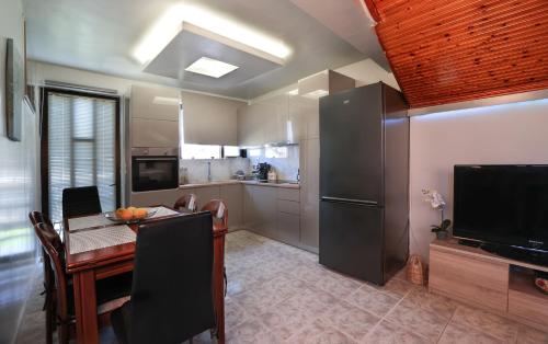 Nona's Central House 3bd with a Garden In the City Center By Villa Mana Gers