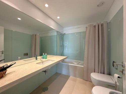 Ένα μπάνιο στο Luxury Apartment in the Center