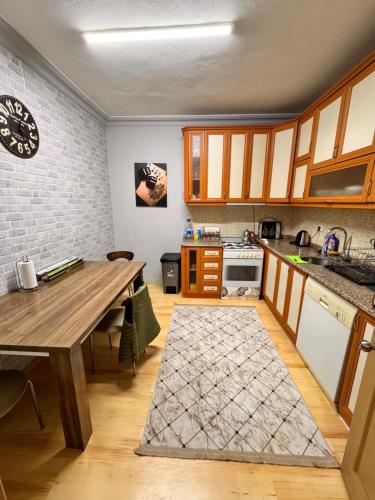 Una cocina o zona de cocina en Shared and comfortable bighouse