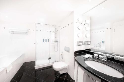 Bilik mandi di Hilton Berlin
