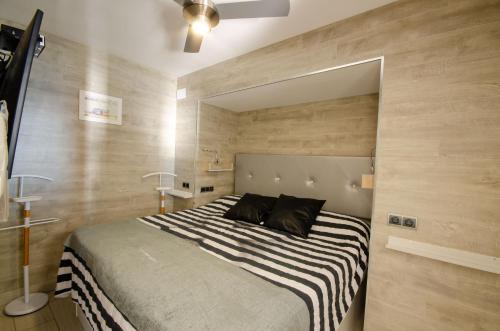CABALLOS PREMIUM 16-F Levante Beach
