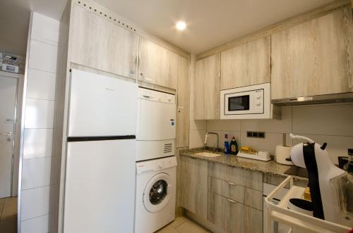 CABALLOS PREMIUM 16-F Levante Beach