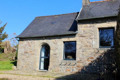 Maison d'une chambre avec spa jardin amenage et wifi a Plouegat Moysan