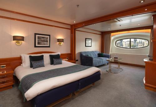 Sunborn London Yacht Hotel Image
