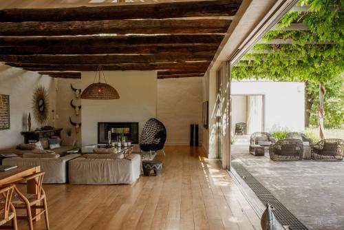 Χώρος καθιστικού στο MAISON FRANSCHHOEK