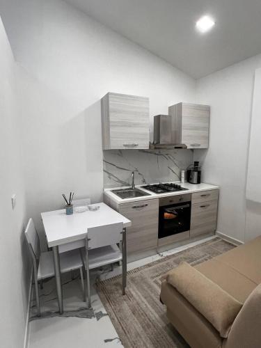Köök või kööginurk majutusasutuses Nuova casa mini