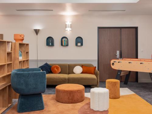 Χώρος καθιστικού στο Mercure Paris Gare Montparnasse TGV