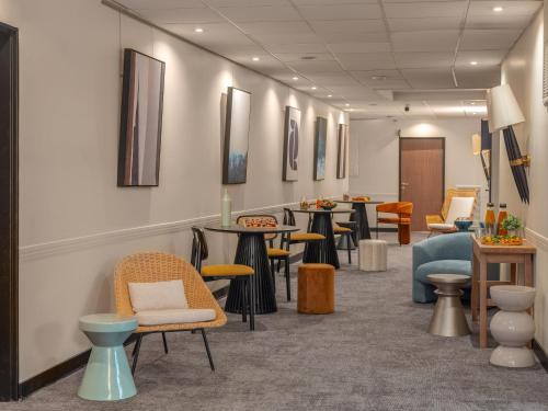 Χώρος καθιστικού στο Mercure Paris Gare Montparnasse TGV