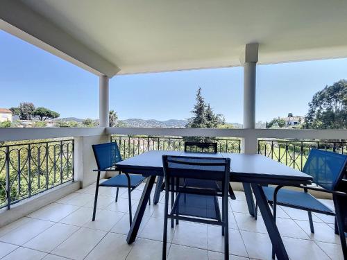 Cannes - 2 pièces résidence avec parc et piscine