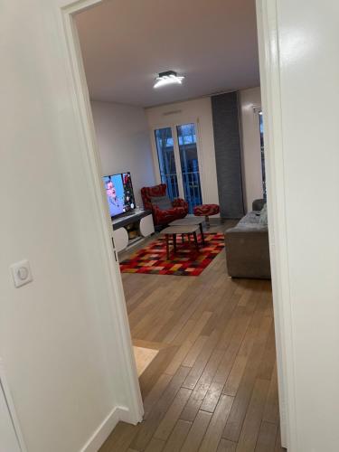 New Flat in the Quartier Latin
