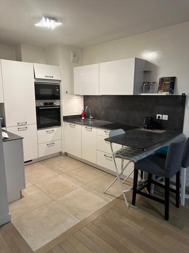 Photo de la galerie de l'établissement New Flat in the Quartier Latin, à Paris