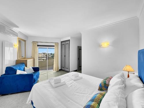 Luxury Penthouse wStunning Sea Views, walk to Galé Beach Albufeira