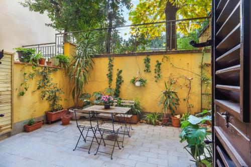 One-bedroom apartment with Patio