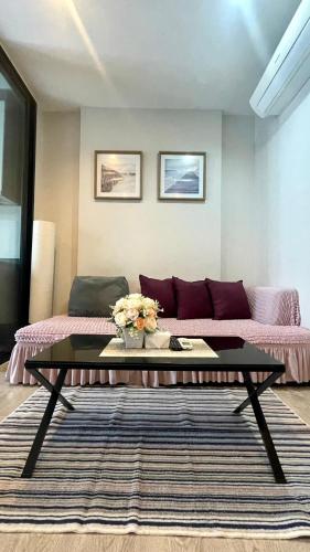 Гостиная зона в The base Central Pattaya 975 by Numam