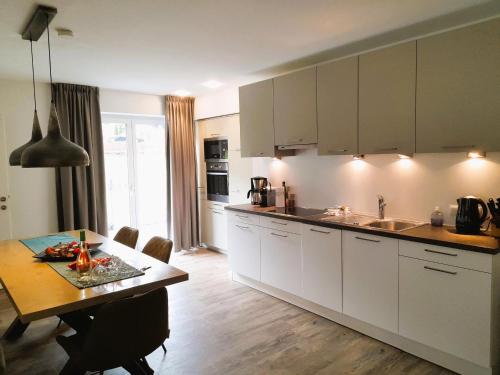 O bucătărie sau chicinetă la Drei Türme Top 5