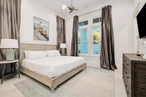 Posteľ alebo postele v izbe v ubytovaní Emerald Palms