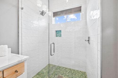 Un baño de Seven Palms Reunion