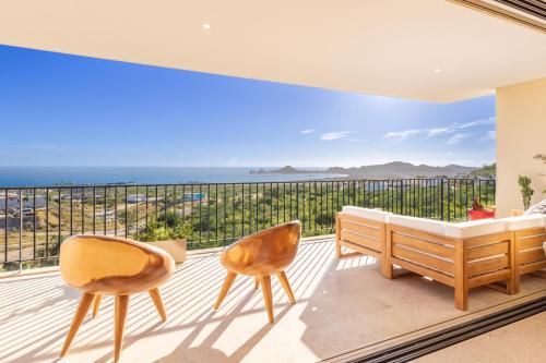 El Pueblito的住宿－Ocean view Luxury Retreat，海景阳台。