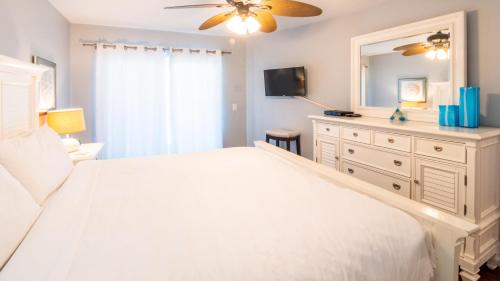 Katil atau katil-katil dalam bilik di Bridgeport Condo 204