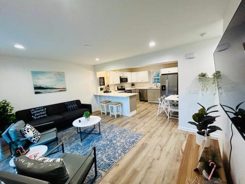 Modern Home Near Uptown CLT, Airport and More Image